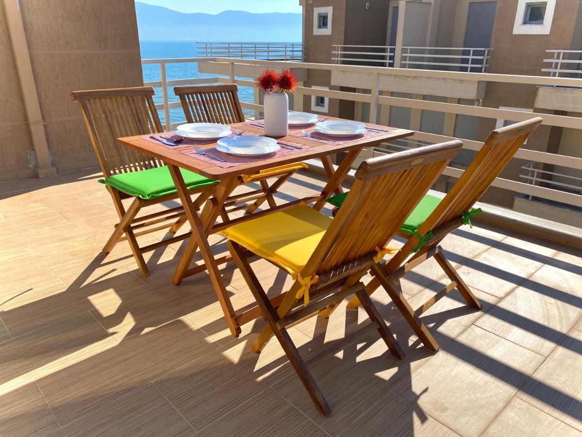 Eka Luxury Two-Bedroom Seaview Apartment Vlorë エクステリア 写真