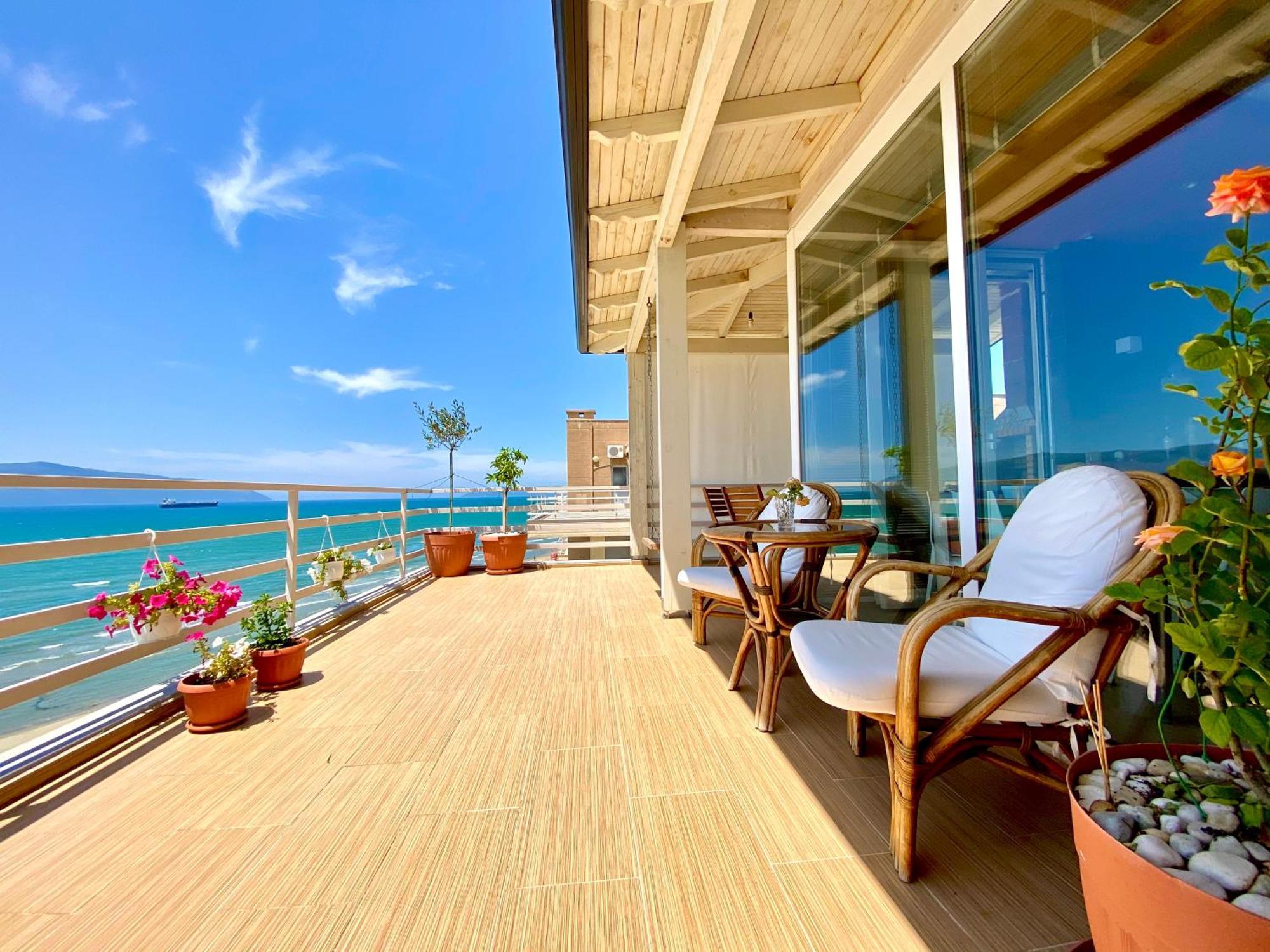 Eka Luxury Two-Bedroom Seaview Apartment Vlorë エクステリア 写真